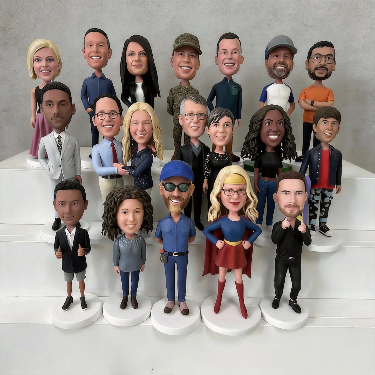 Custom Multi-Person Bobbleheads-————Pricing Based on Number of Individuals